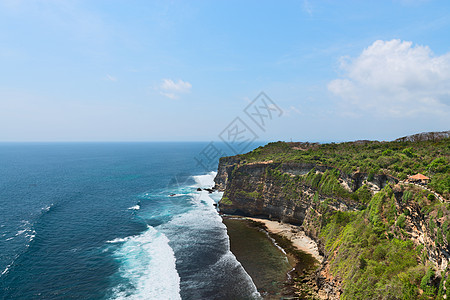 蓝色热带海上的悬崖风景海岸线岩石沿海海洋海岸支撑爬坡天空旅游图片