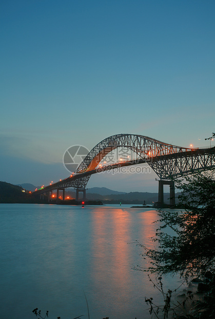 巴拿马的泛美桥连接了南亚和北亚美图片