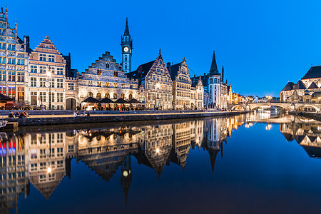 比利时 欧洲根特的莱河岸城市地标石头夜生活银行历史绅士生活天空全景图片