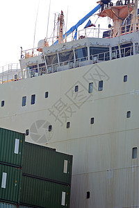 将集装箱运至Quy船运进口马赛衬垫运输城市海洋货物后勤加载图片