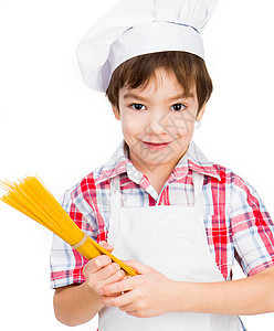 有意大利面的男孩乐趣烹饪厨房男生孩子们白色孩子面条男性厨师背景图片