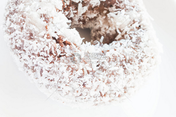 巧克力椰子甜甜圈块图片