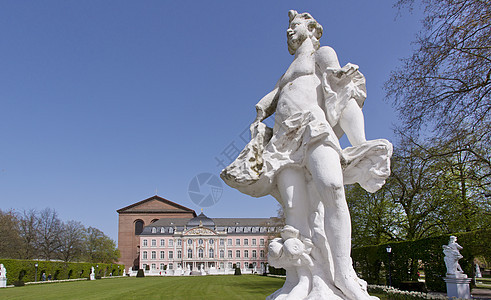 Trier 试建筑雕像城市大学历史花园图片