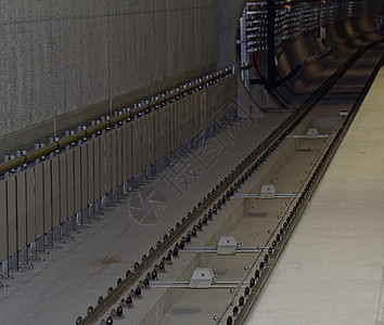 地铁隧道城市交通通勤者都市曲线技术铁路火车场景管子图片
