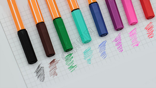 彩笔铅笔配色红色绿色方案团体创造力绘画彩虹工具图片