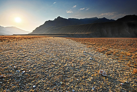俄罗斯阿尔泰山岩峡谷 俄罗斯阿尔泰图片
