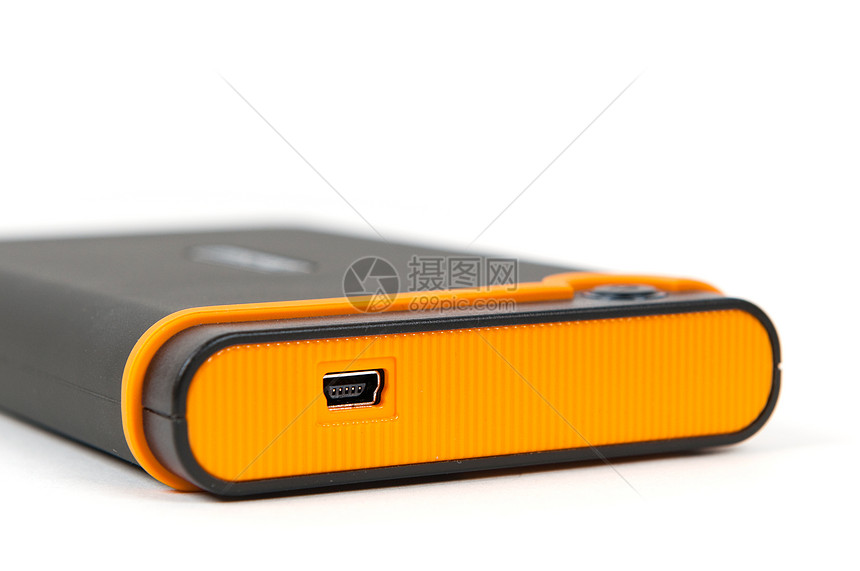 白色背景上隔离的带有微型用户套接字的外部设备技术港口usb电气宏观硬件橙子通讯金属插座图片
