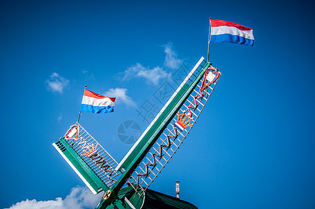 荷兰风车翅膀蓝色建筑木头瓷砖天空能源图片
