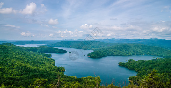 南卡罗来纳湖北州山树木日落远景风景光束骑手太阳公园丘陵蓝色图片