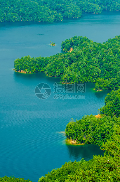 南卡罗来纳湖北州山全景旅行远足丘陵岩石反射外表高山风景光束图片