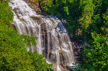 北卡罗来纳州的白水瀑布激流森林山脉图片素材