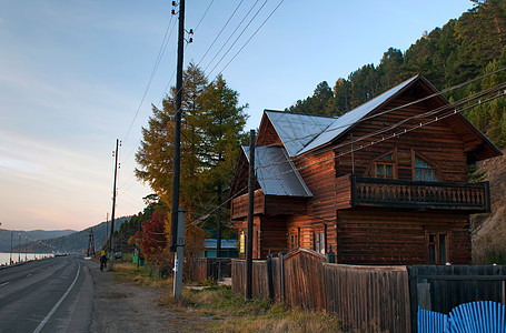 u型卡湖的城市型定居点旅行街道村庄生态旅游背景