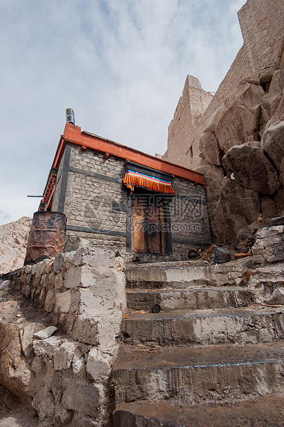 印度拉达赫Thiksey修道院佛塔经幡寺庙旅行游客文化图片