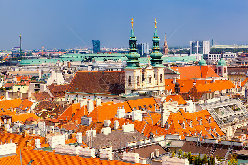 斯洛伐克布拉迪斯拉发历史中心的顶部视图建筑城市教会天际景观旅行城堡蓝色首都全景图片