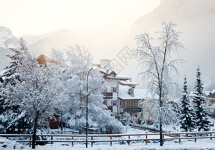 三叶草小山客栈下雪滑雪度假胜地背景