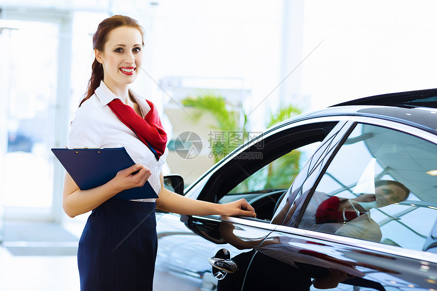 汽车沙龙女顾问女性成人驾驶销售量交易协议车库司机职业零售图片