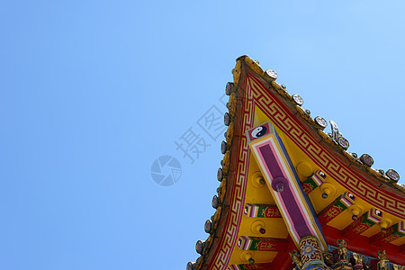 中国庙屋顶木材神话雕刻彩虹旅行上帝太阳雕塑蓝色历史图片