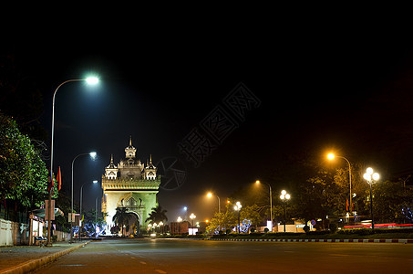 晚上帕图凯拱门 在万岁 劳斯遗产城市纪念碑街道万象建筑地标风景图赛大街图片