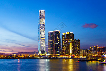 夜里九龙区天际城市建筑摩天大楼图片