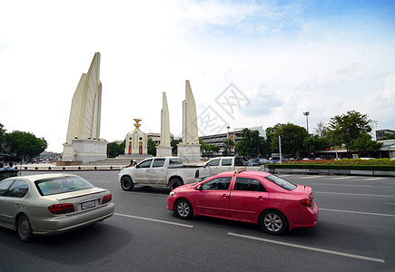 民主纪念碑 泰国曼谷 泰国曼谷建筑学天气城市观光天空旅行晴天汽车季节首都图片