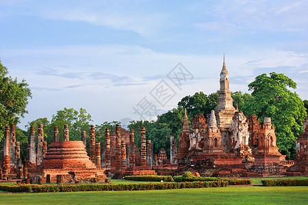 泰国马那寺庙蓝色石头猎人反射雕像宗教宝塔柱子佛教徒公园图片