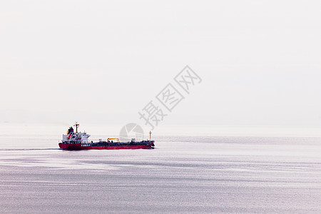 油轮船将矿物能源运到海外图片