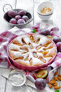 薄饼蛋糕甜点桌子面包木头小吃水果蛋糕烘烤美食糕点水果派图片