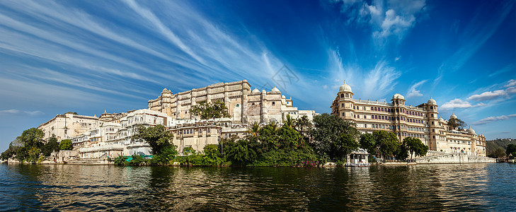 印度乌代布尔市市政宫全景奢华历史性旅行吸引力历史观光地标建筑学旅游图片