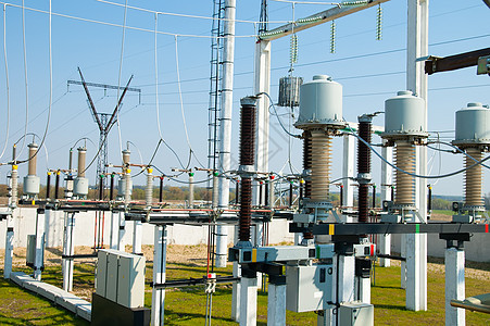 高压分电站的一部分变电站危险交换开关力量转换绝缘子网络金属电压图片