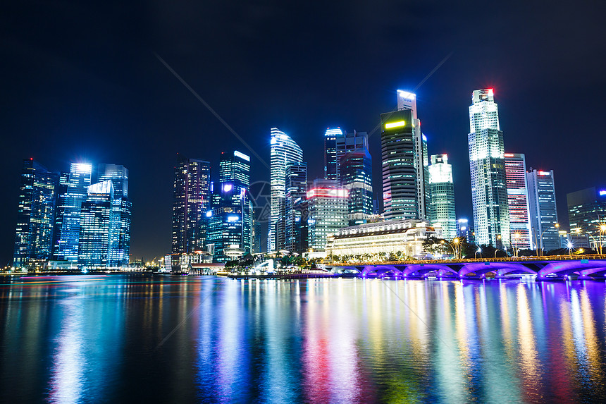 新加坡市夜间地标摩天大楼商业码头办公楼传单企业景观办公室城市图片