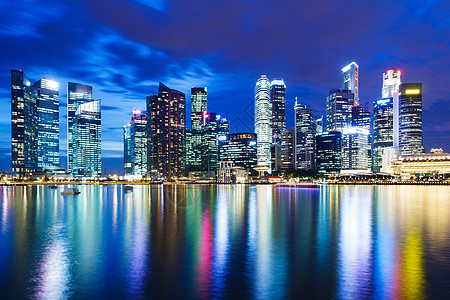 新加坡夜间的天线景观传单大楼金融摩天大楼城市企业天空商业地标图片