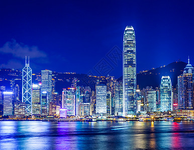 香港晚上的天线金融城市办公楼商业天空企业建筑公司摩天大楼办公室图片
