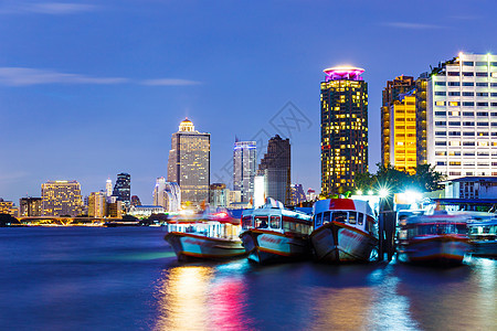 夜间曼谷天线天空摩天大楼城市地标酒店景观建筑公司天际市容图片