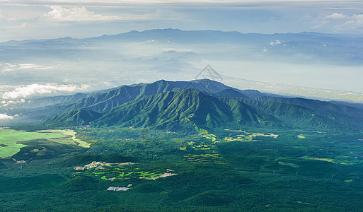 富士山面积碎石天空擦洗踪迹旅行爬坡火山火山岩场景植物图片