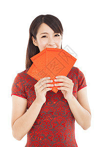 笑笑的中国女人 拿着红包在新年快乐的中国人身上图片