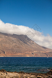 山区和海观图片