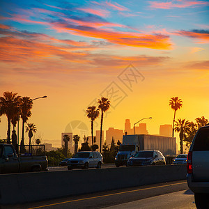 洛杉矶日落天际与加州交通连线中心商业城市戏剧性旅行高楼日落摩天大楼景观天空图片