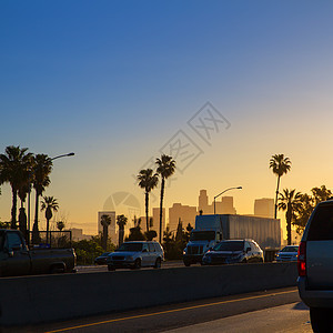 洛杉矶日落天际与加州交通连线城市地标办公室商业景观戏剧性中心橙子高楼旅行图片