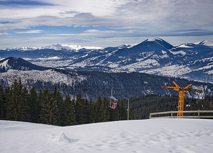 滑雪度假胜地缆车白色风景闲暇运动旅行旅游运输图片