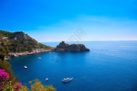 意大利阿马尔菲海岸的景象假期风景天空蓝色悬崖海岸线海滩场景国家岩石图片