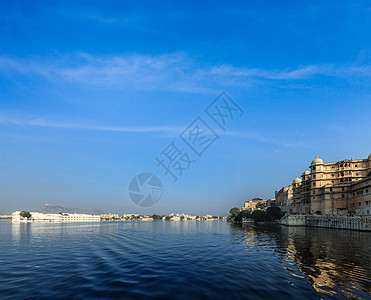 印度Udaipur 乌代普尔市宫 Pichola湖和Pichola湖图片