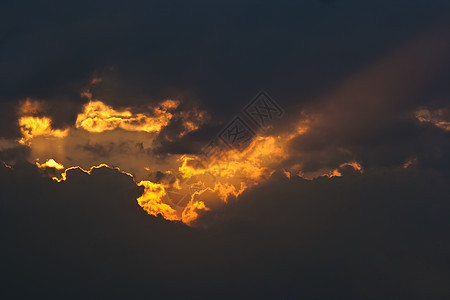 耀眼极光景观玫瑰色颜色天空夕阳红色晚霞太阳图片