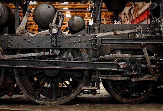 旧工业列车的一部分金属乡愁车辆蒸汽火车黑色轮子运输历史力量图片