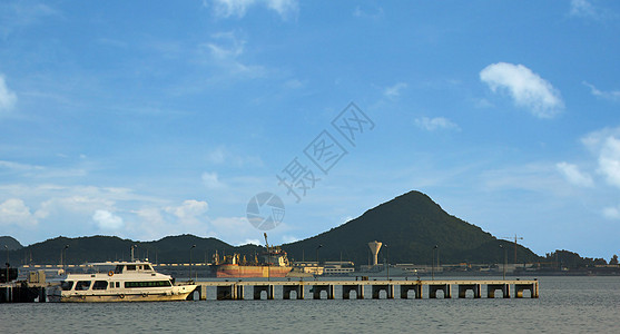 工业港船舶天空海洋船运乐趣进口运输钓鱼货运港口海岸图片