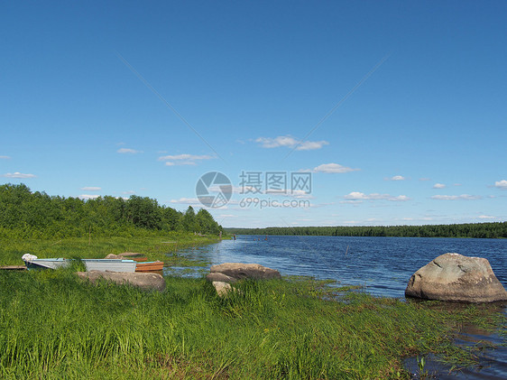 河滨农村房子银行草地湖景场景风景国家花园英语图片