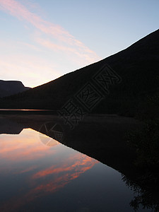 山中湖边旅行天空阴霾风景大合唱地块岩石科拉阴影石头图片