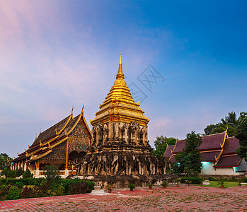 泰国清迈寺庙废墟宗教旅行日落建筑寺院概念旅游图片