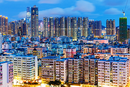 晚上在香港的城市城市景观鸟瞰图公寓楼建筑天际公寓居所民众房屋人口图片