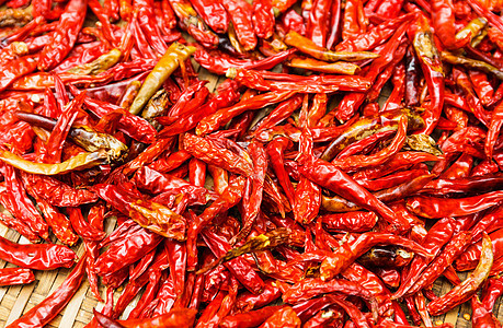 篮子上红辣椒美食市场蔬菜食物绿色白费胡椒烹饪红色保鲜图片