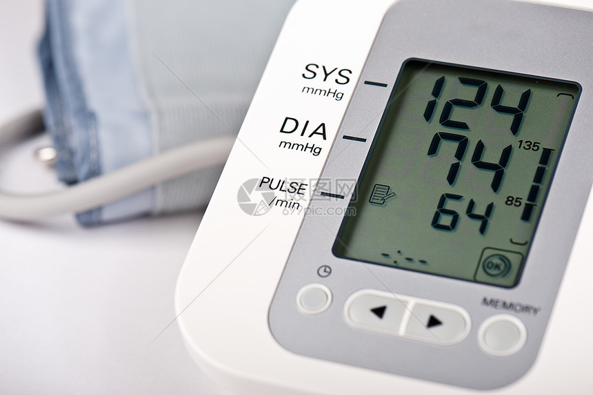 数字血压监测器电子生活方式器材工具设备监控医疗仪器医学数字图片